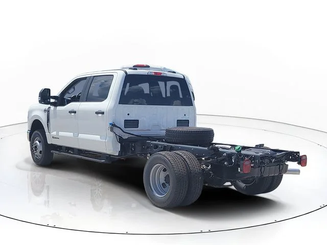 New 2026 Oxford White Ford XL image 7