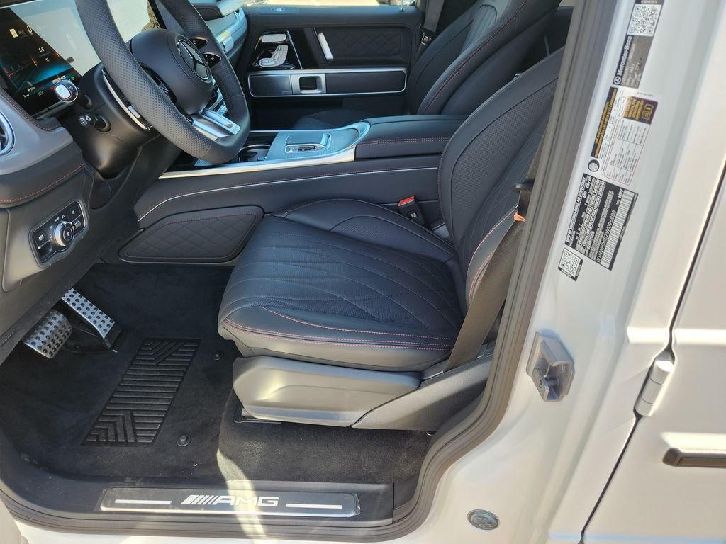 New 2027 MANUFAKTUR Moonlight White Magno Mercedes-Benz AMG® G 63 image 15