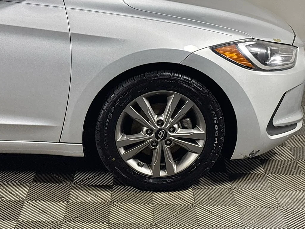 Used 2017 Silver Hyundai SE image 22