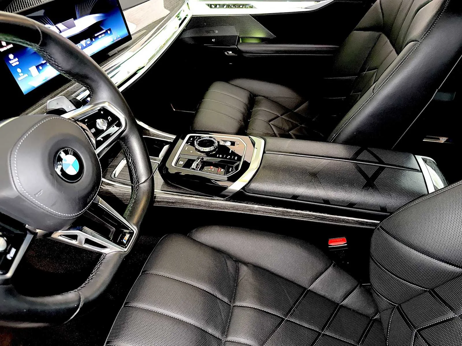 Certified Used 2025 Black Sapphire Metallic BMW 760i xDrive image 19