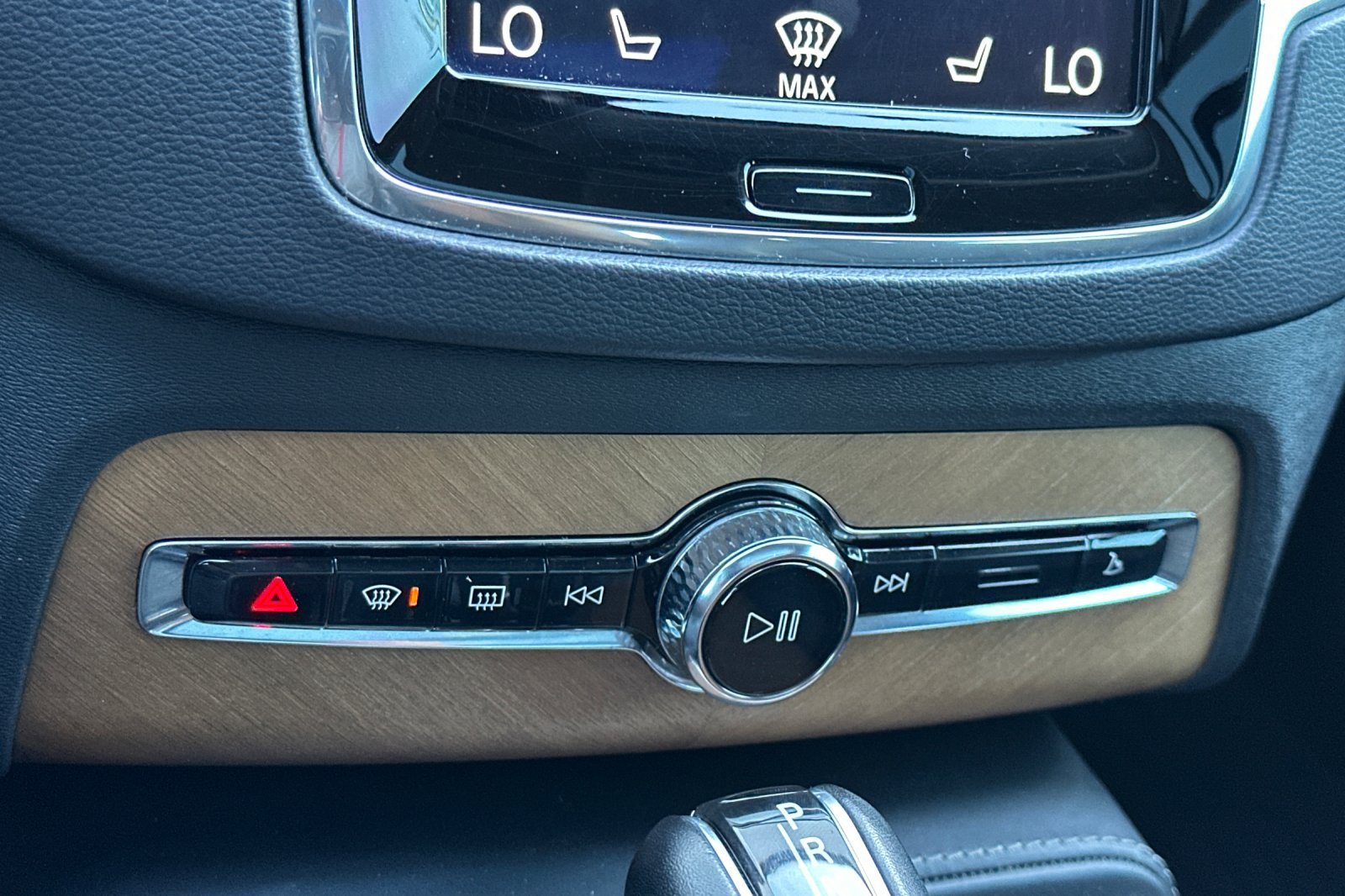Used 2018 Black Volvo T6 Inscription image 25