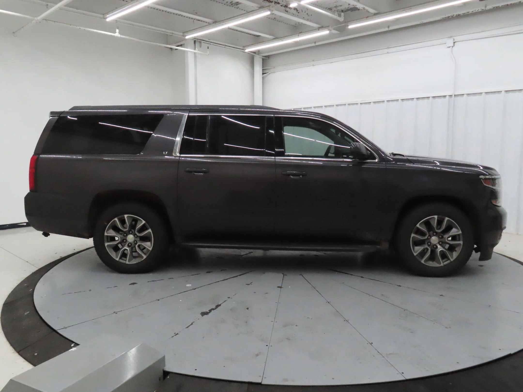Used 2017 Chevrolet Suburban LT with VIN 1GNSKHKC9HR183423 for sale in McKinney, TX