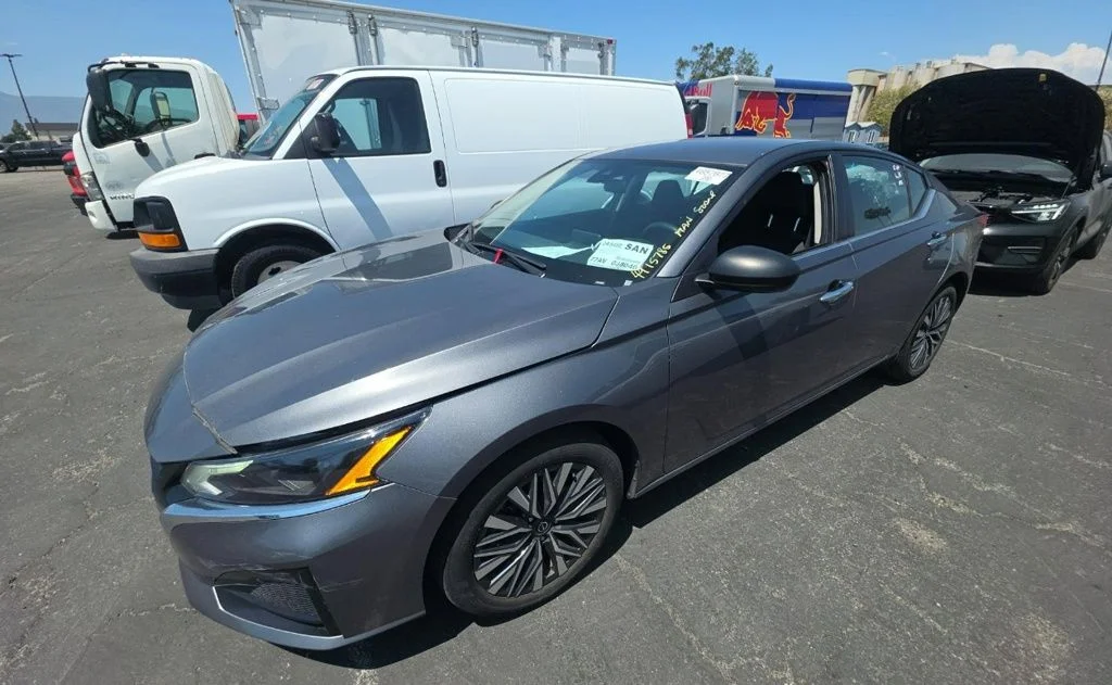 Used 2024 Gray Nissan 2.5 SV image 12