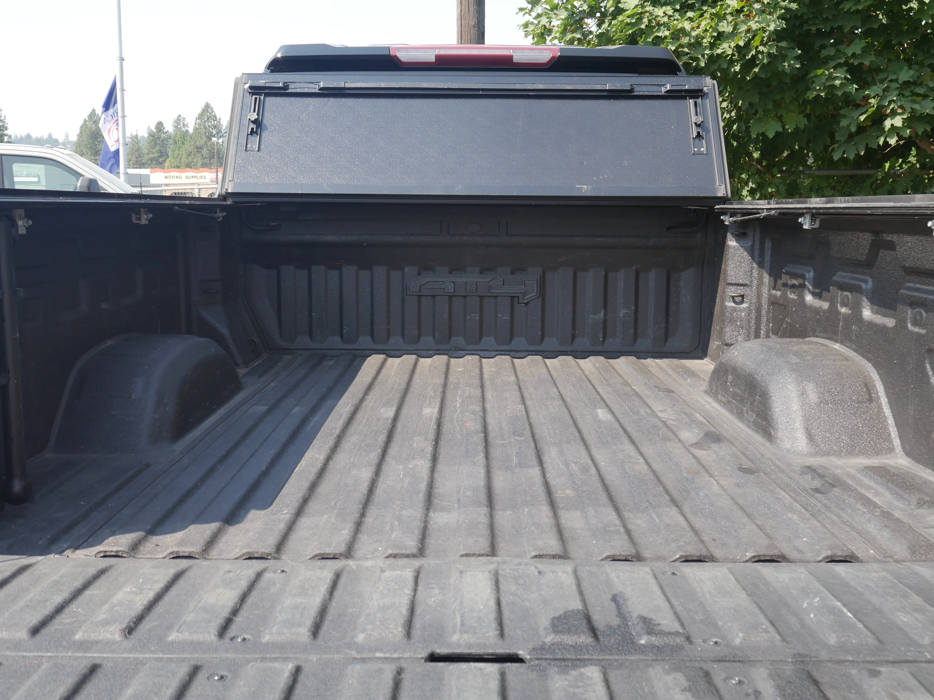 Used 2022 Onyx Black GMC AT4 image 22
