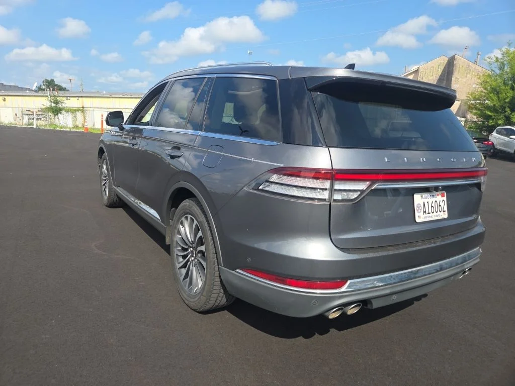 Used 2021 Gray Lincoln Reserve image 12