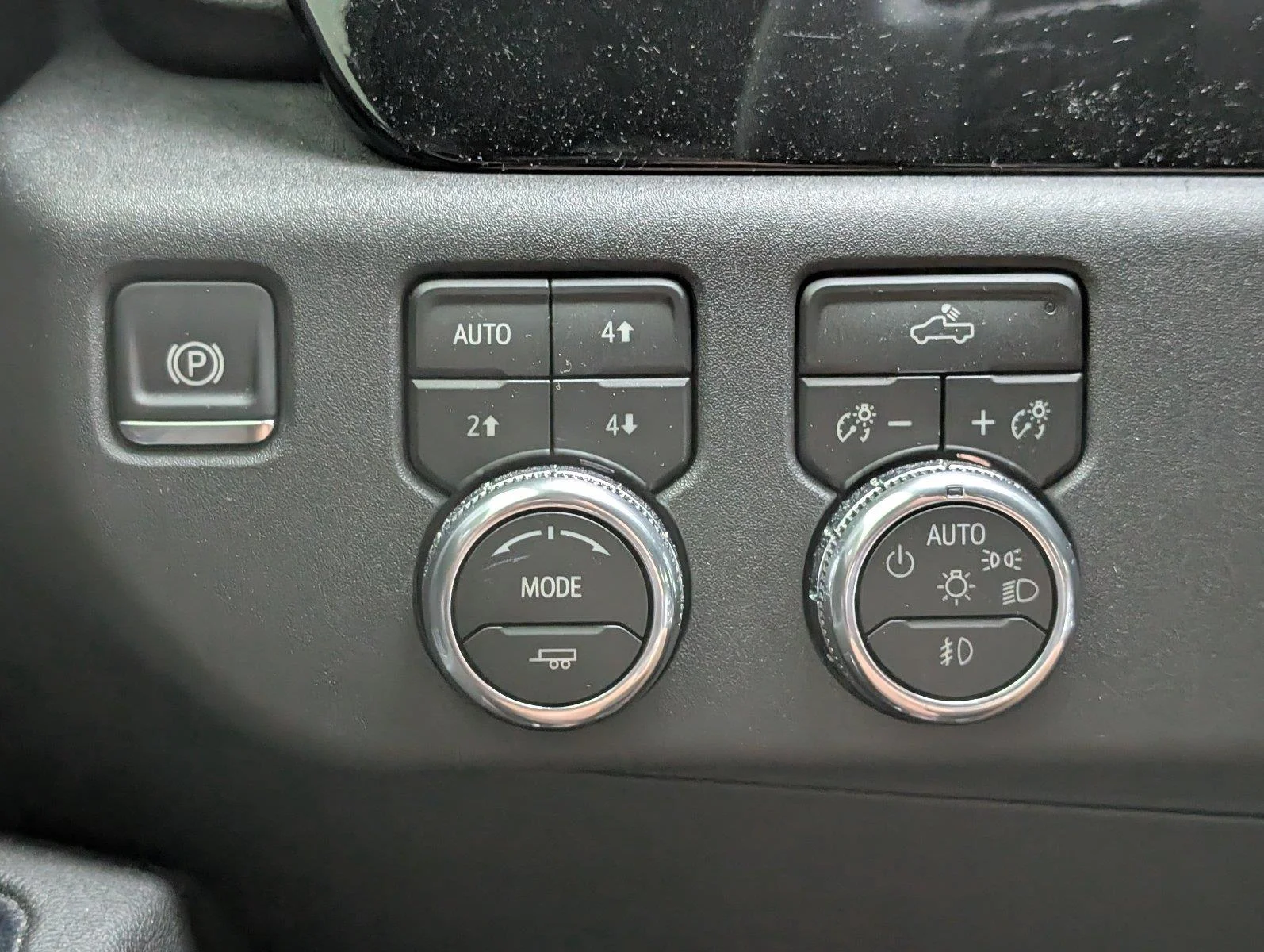 Used 2026 Summit White GMC Elevation image 30