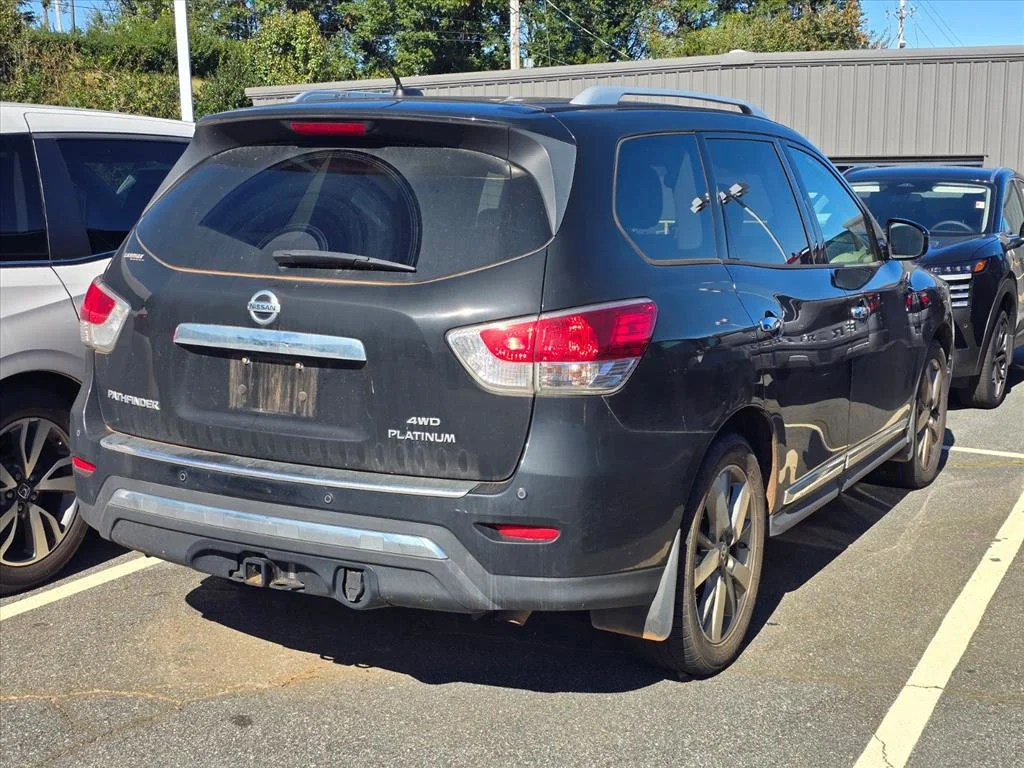 Used 2016 Black Nissan Platinum image 11