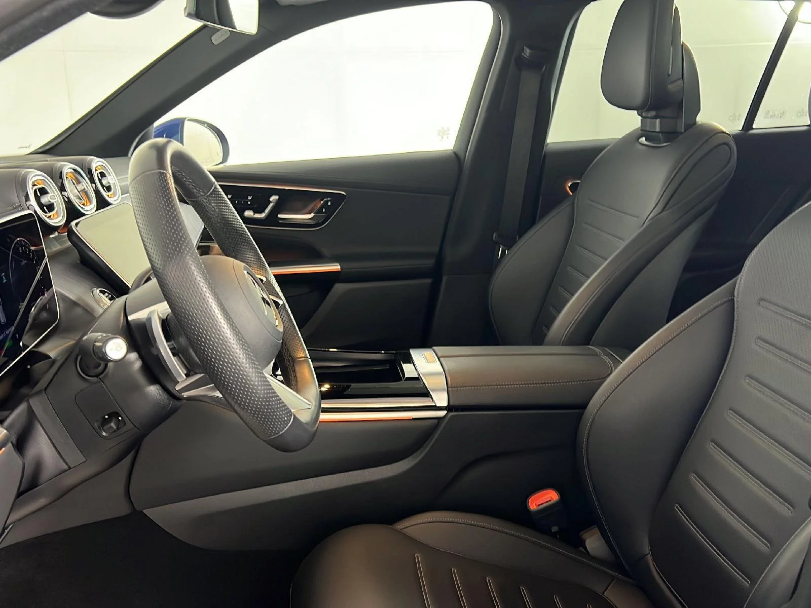 Used 2025 Starling Blue Metallic Mercedes-Benz GLC 350e image 3