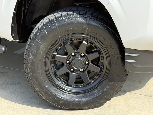 Certified Used 2023 ICE CAP Toyota SR image 2