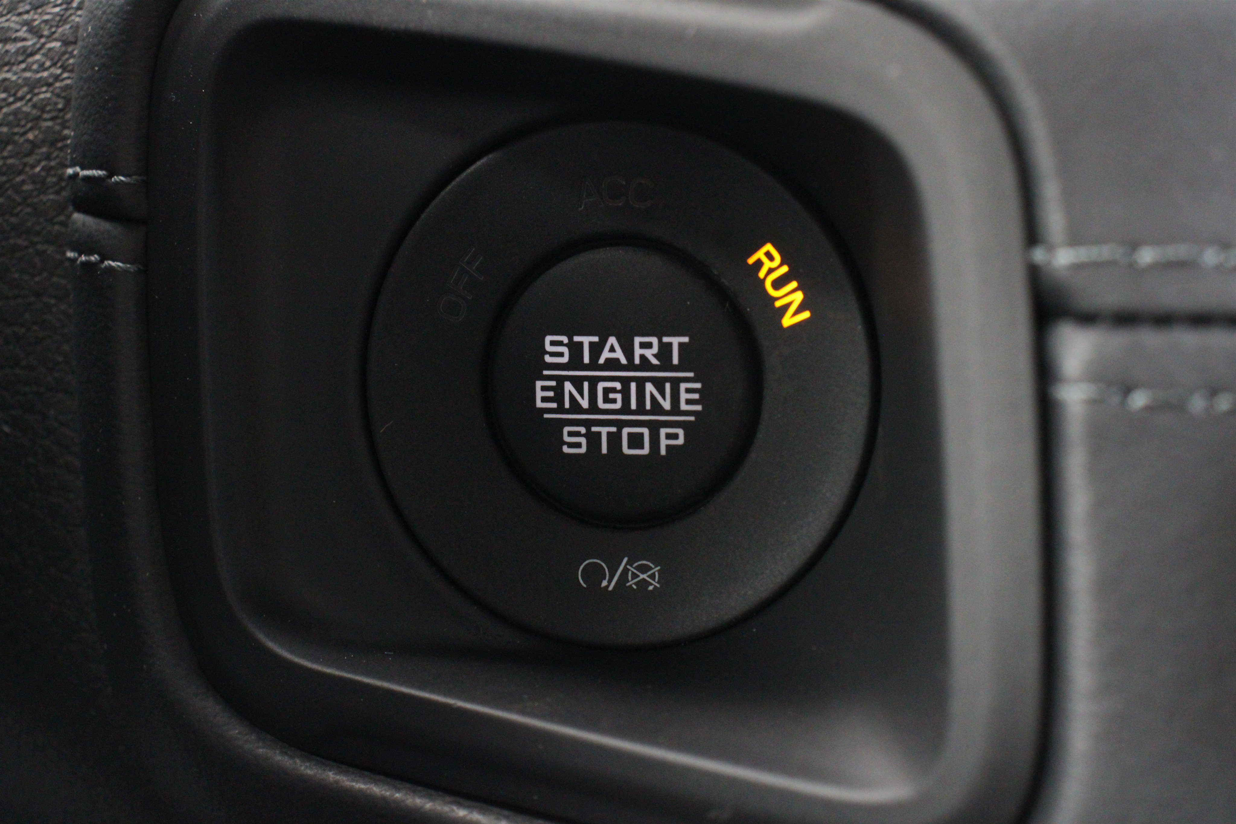 New 2026 Black Clear-Coat Exterior Paint Jeep Mojave X image 22