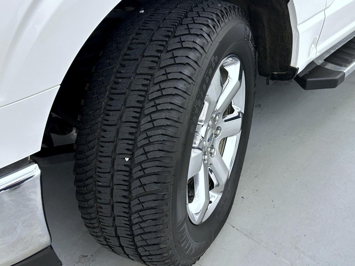 Used 2021 White Ford Lariat image 24
