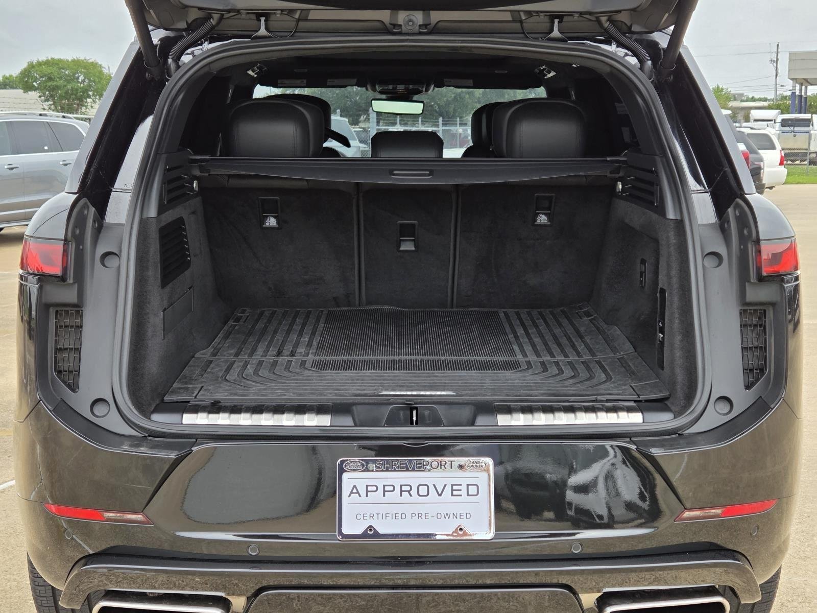 Used 2024 Santorini Black Metallic Land Rover Autobiography image 11