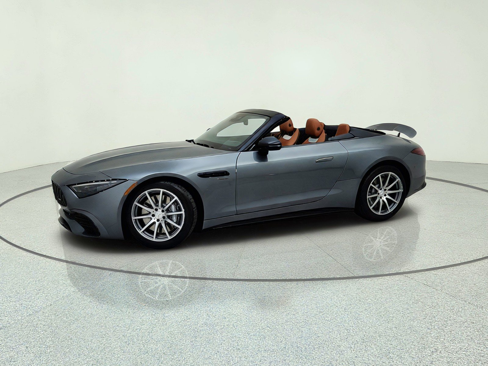 New 2027 Selenite Grey Metallic Mercedes-Benz AMG® SL 43 Roadster image 15