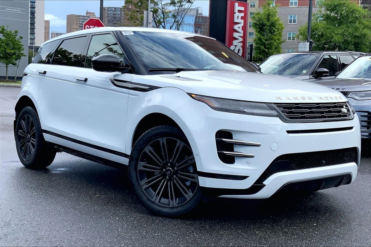 New 2026 Fuji White Land Rover Hoxton Edition image 2