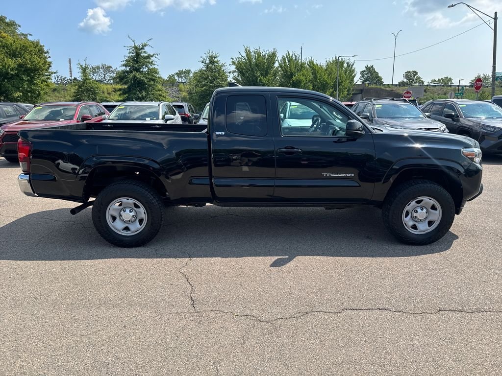Used 2018 Black Toyota SR5 image 9