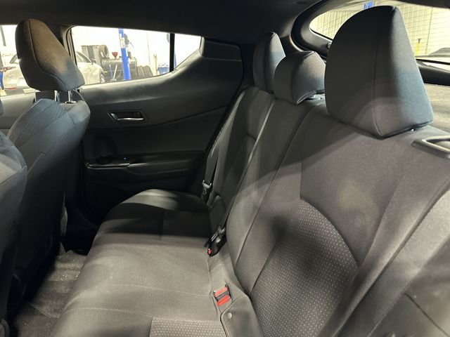 Certified Used 2018 Pearl Toyota XLE image 31