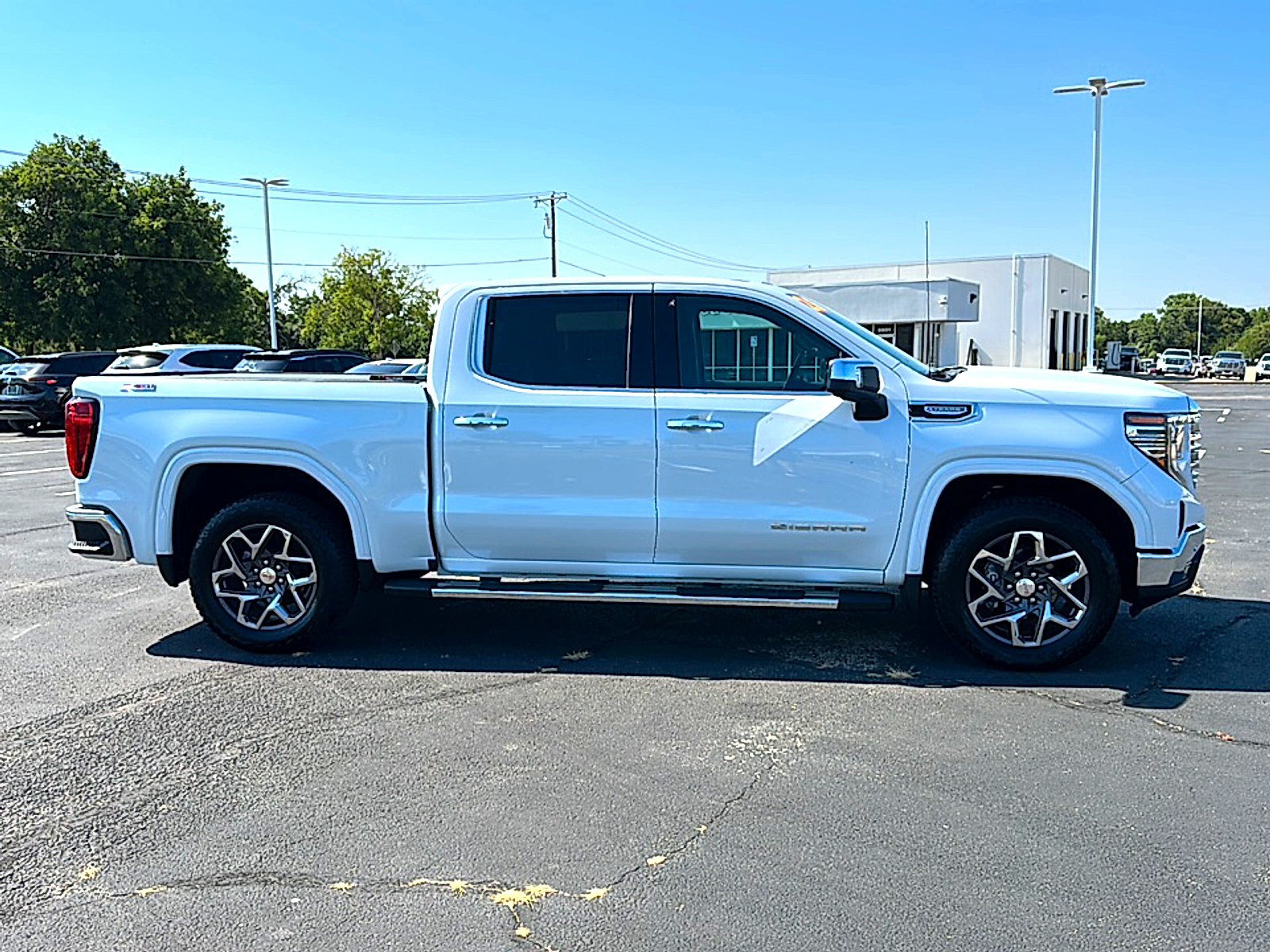 Used 2026 Glacier White Tricoat GMC SLT image 9