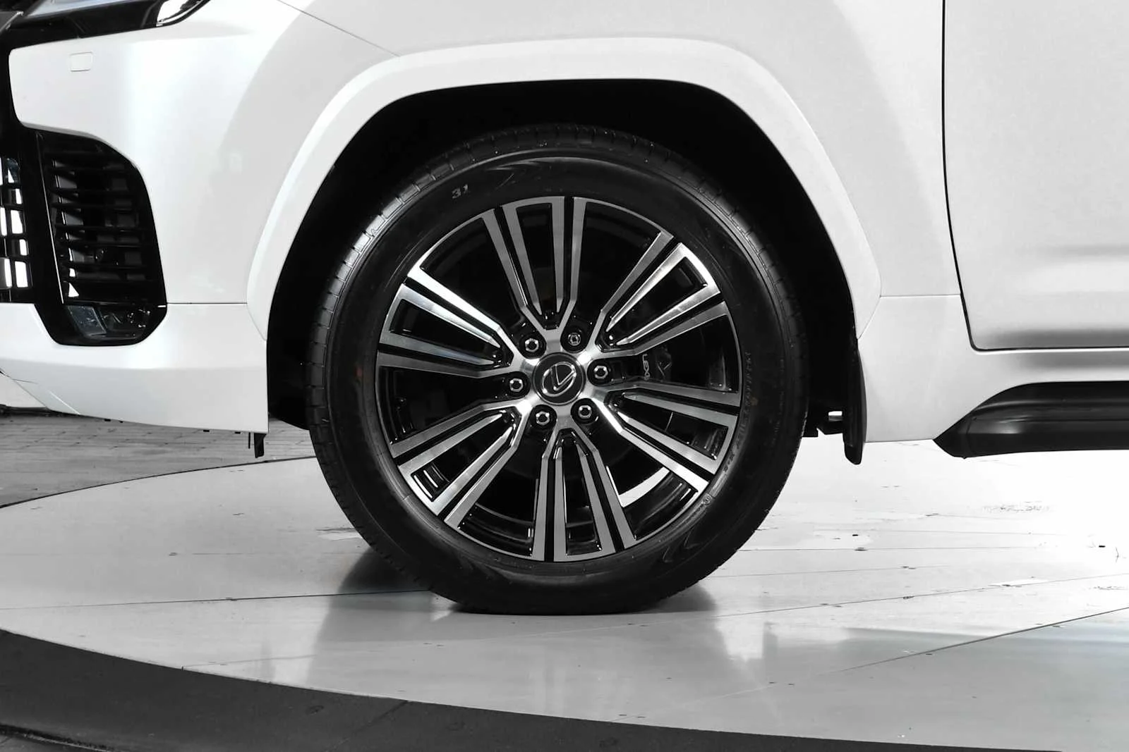 Certified Used 2026 SONIC QUARTZ Lexus Luxury image 12