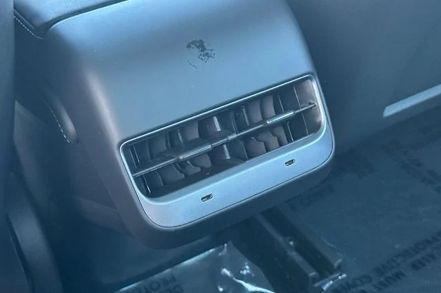 Used 2023  Tesla Base image 14