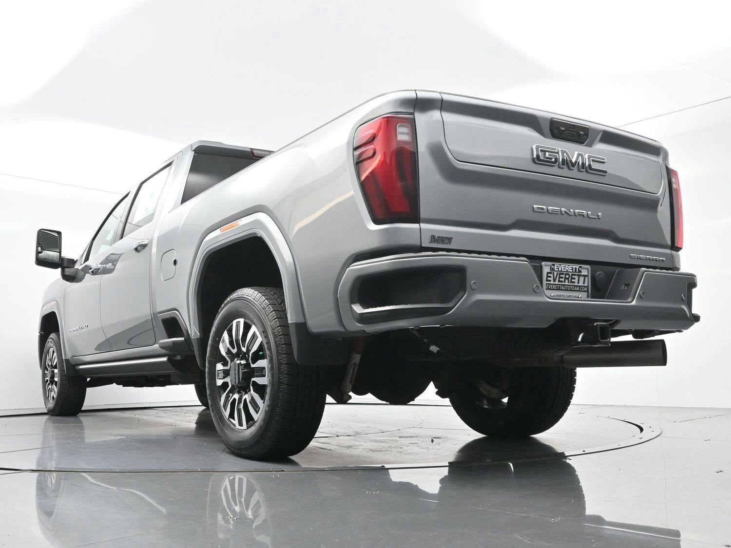 Used 2025 Sterling Metallic GMC Denali Ultimate image 48