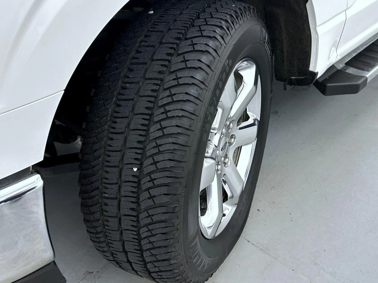 Used 2021 White Ford Lariat image 24