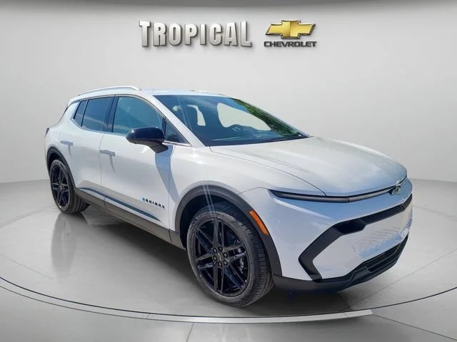 New 2026 Summit White Chevrolet LT image 7