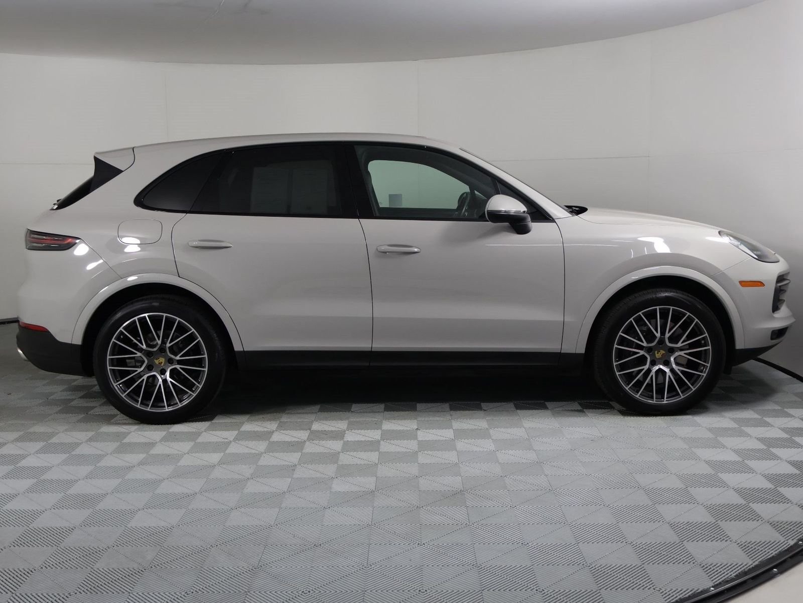 Certified Used 2023 Chalk Porsche  image 8