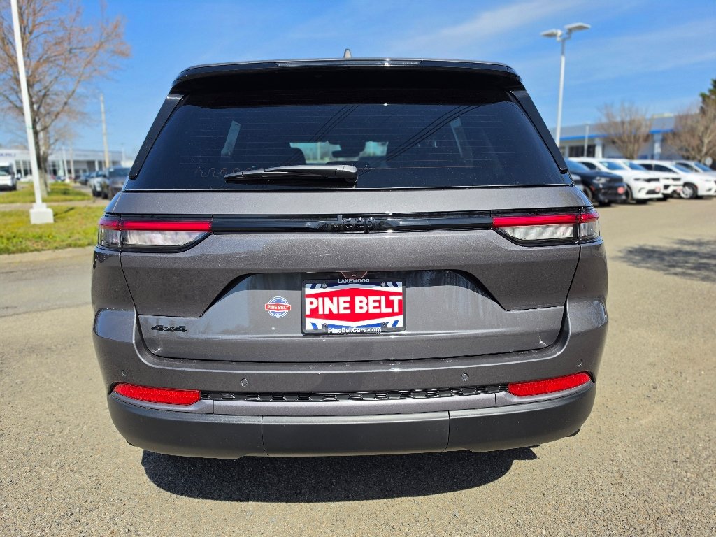 New 2026 Baltic Gray Metallic Clear-Coat Exterior Paint Jeep Altitude image 12