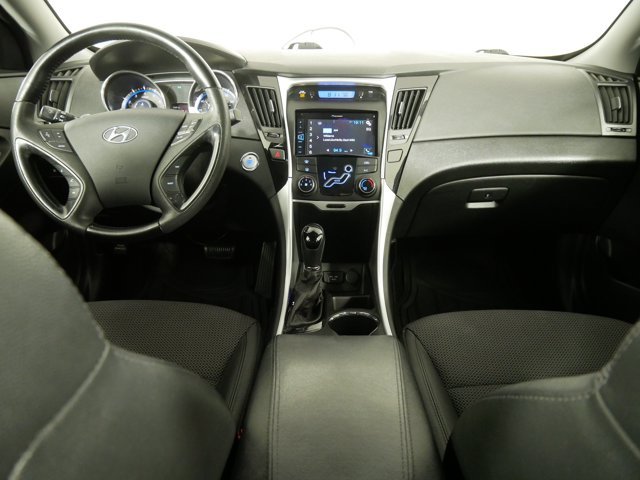 Used 2012 Midnight Black Hyundai SE image 17