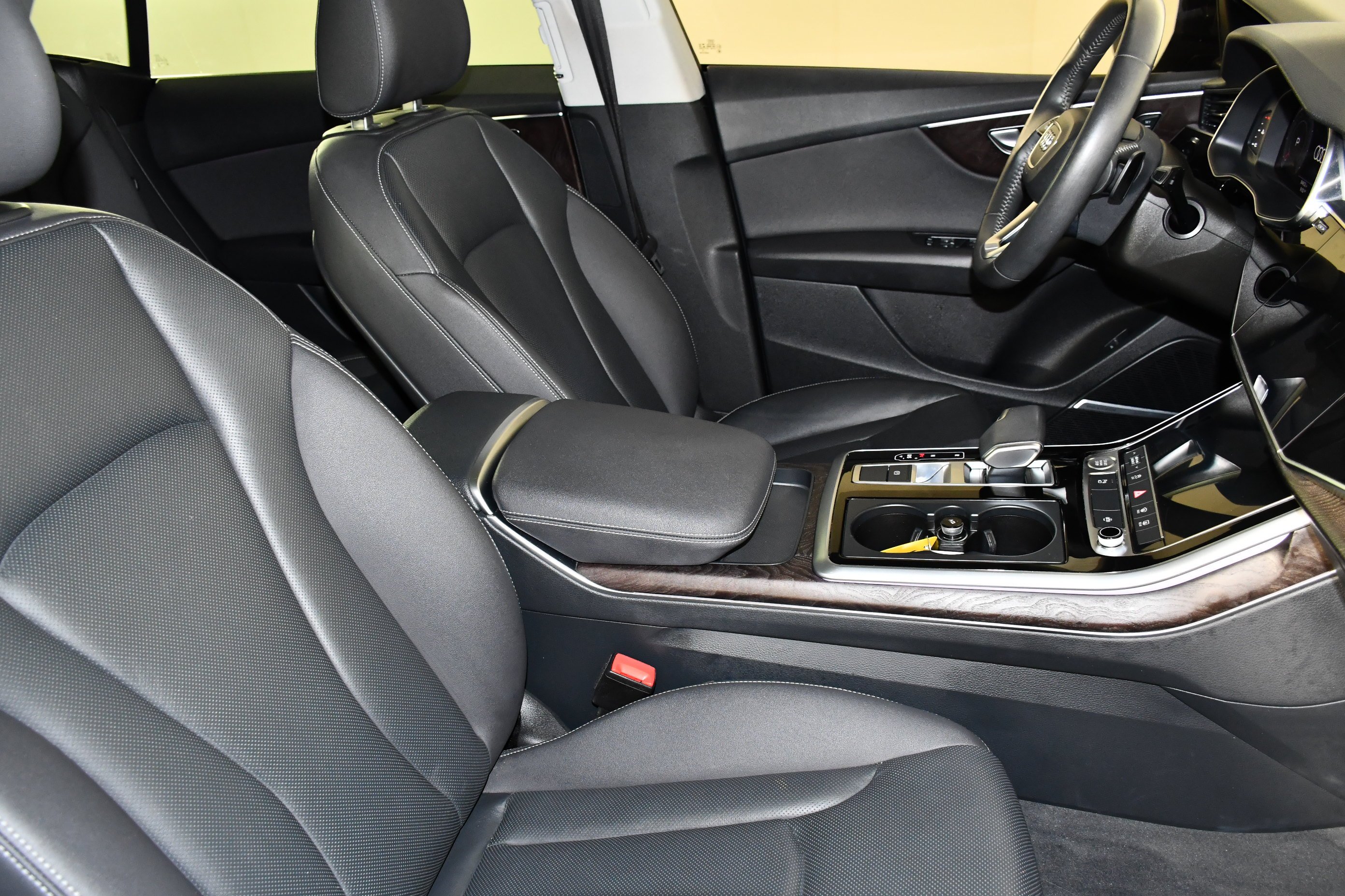 Used 2020 Orca Black Metallic Audi Premium Plus image 39