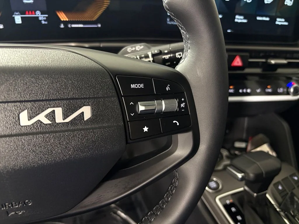 New 2026 Glacial White Pearl Kia EX image 21
