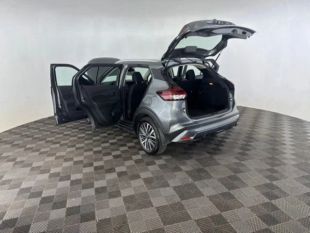 Used 2023 Gray Nissan SV image 16