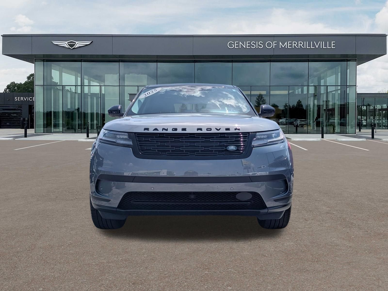 Used 2025  Land Rover S image 3
