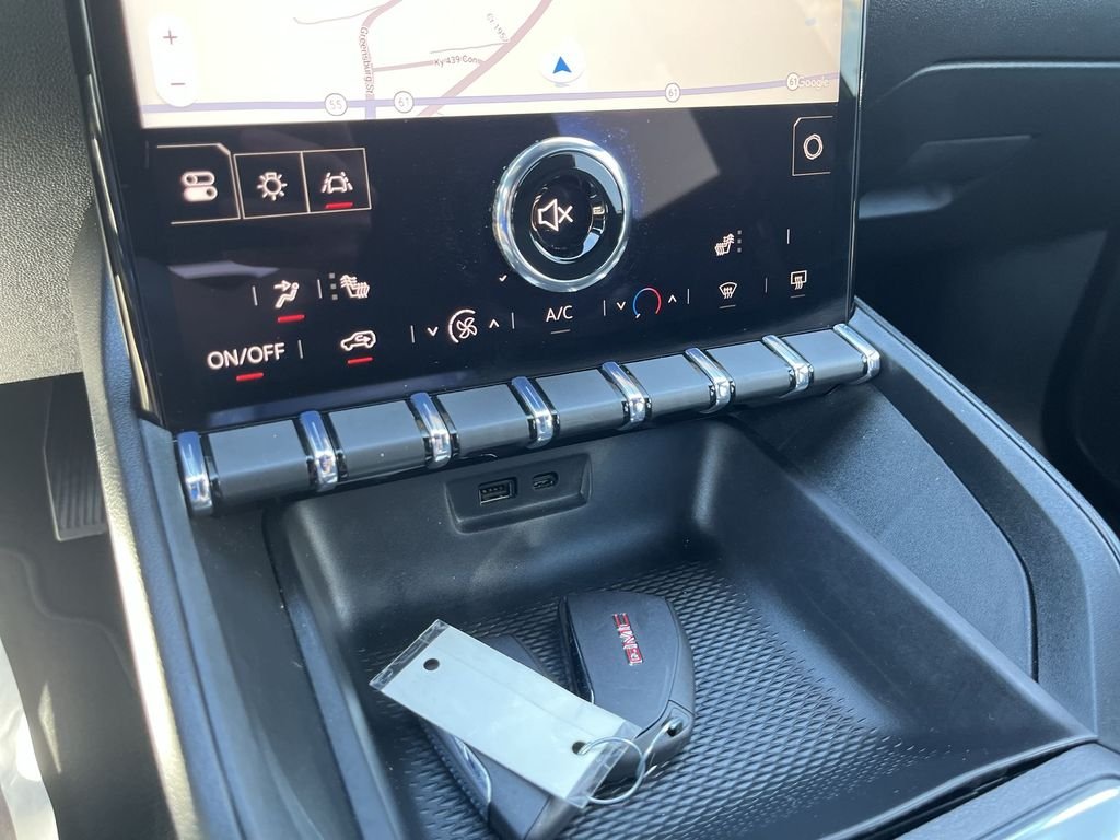 Used 2026 Summit White GMC Elevation image 19
