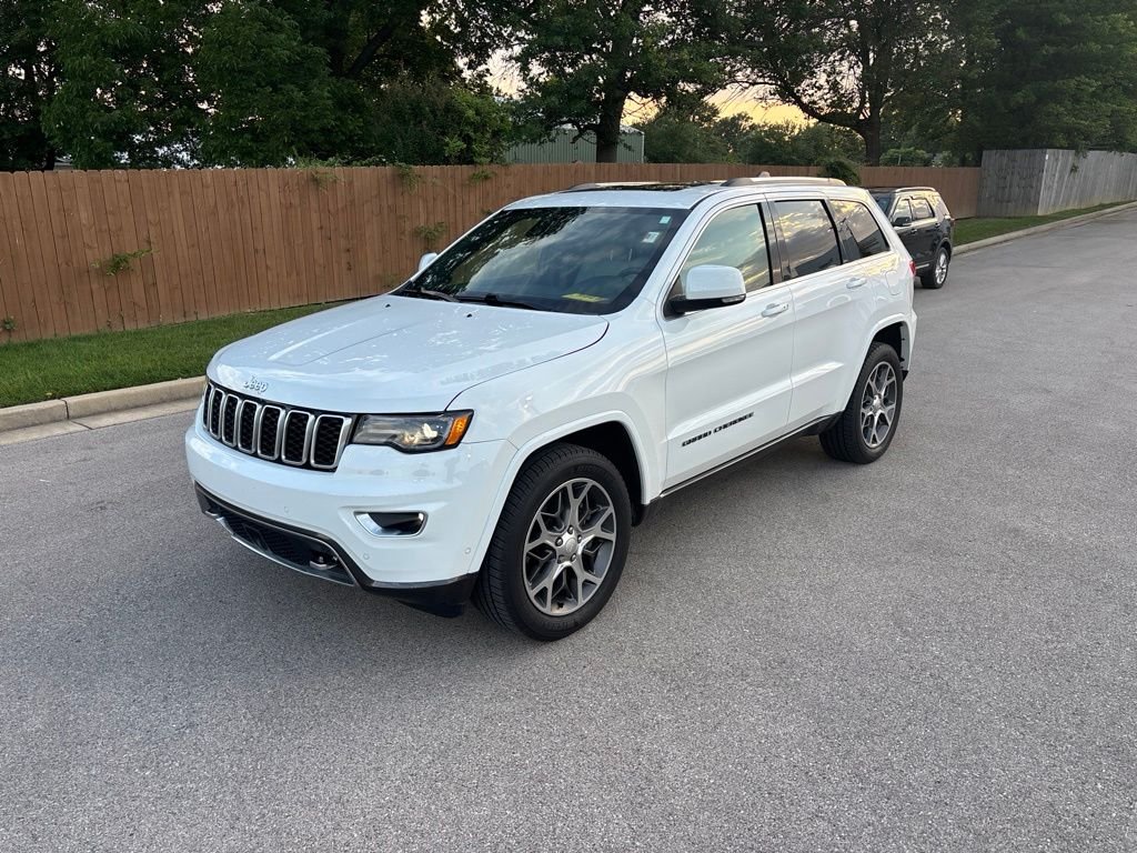 Used 2018 White Jeep Limited image 1