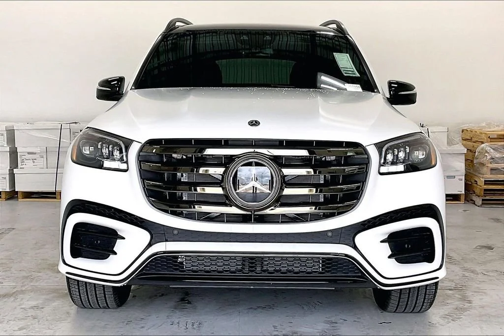 New 2026 MANUFAKTUR Moonlight White Magno Mercedes-Benz GLS 450 image 16