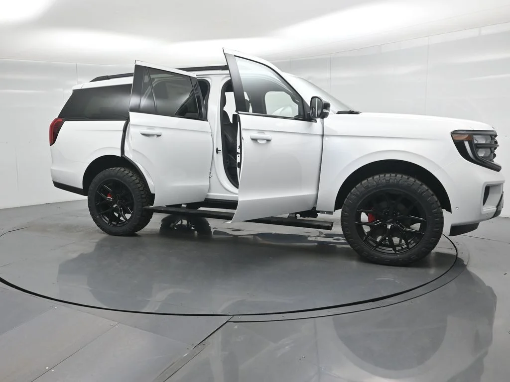 New 2025 Oxford White Ford Platinum image 31