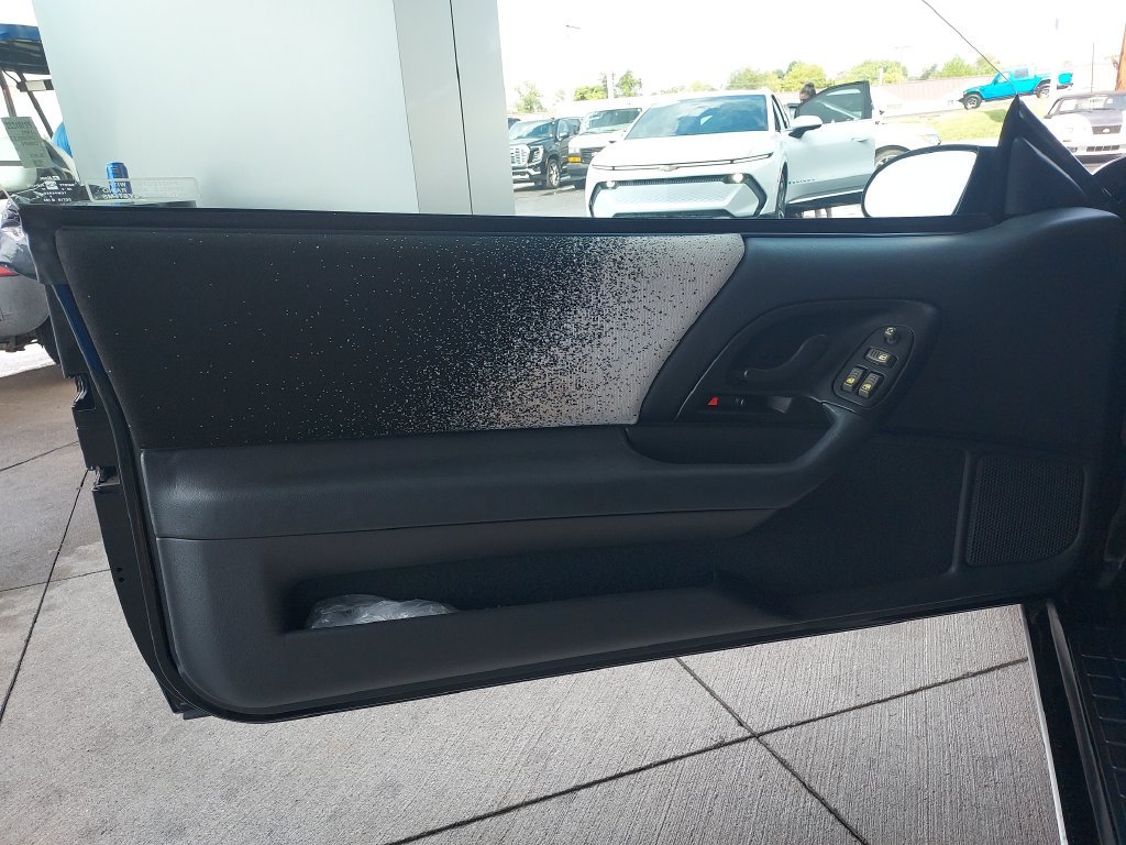 Used 1993 Black Chevrolet Z28 image 12