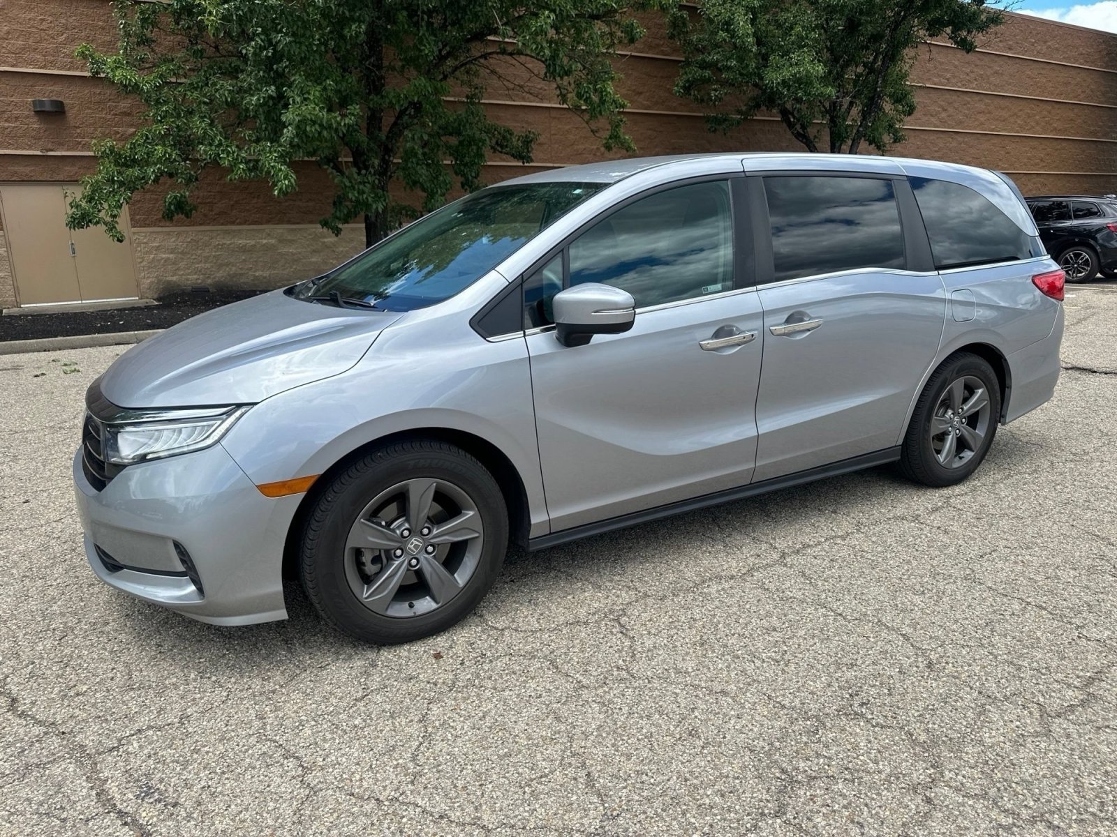 Used 2021 Lunar Silver Metallic Honda EX image 2