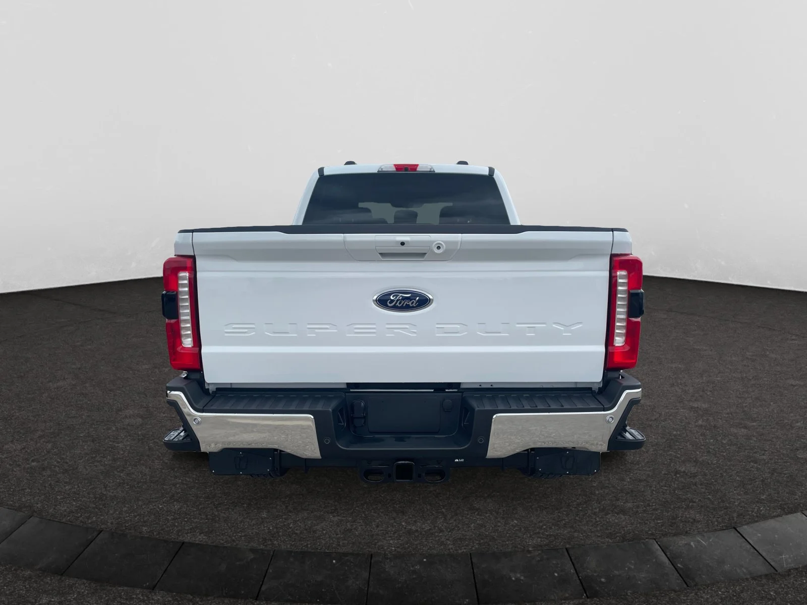 New 2026 Oxford White Ford XLT image 4