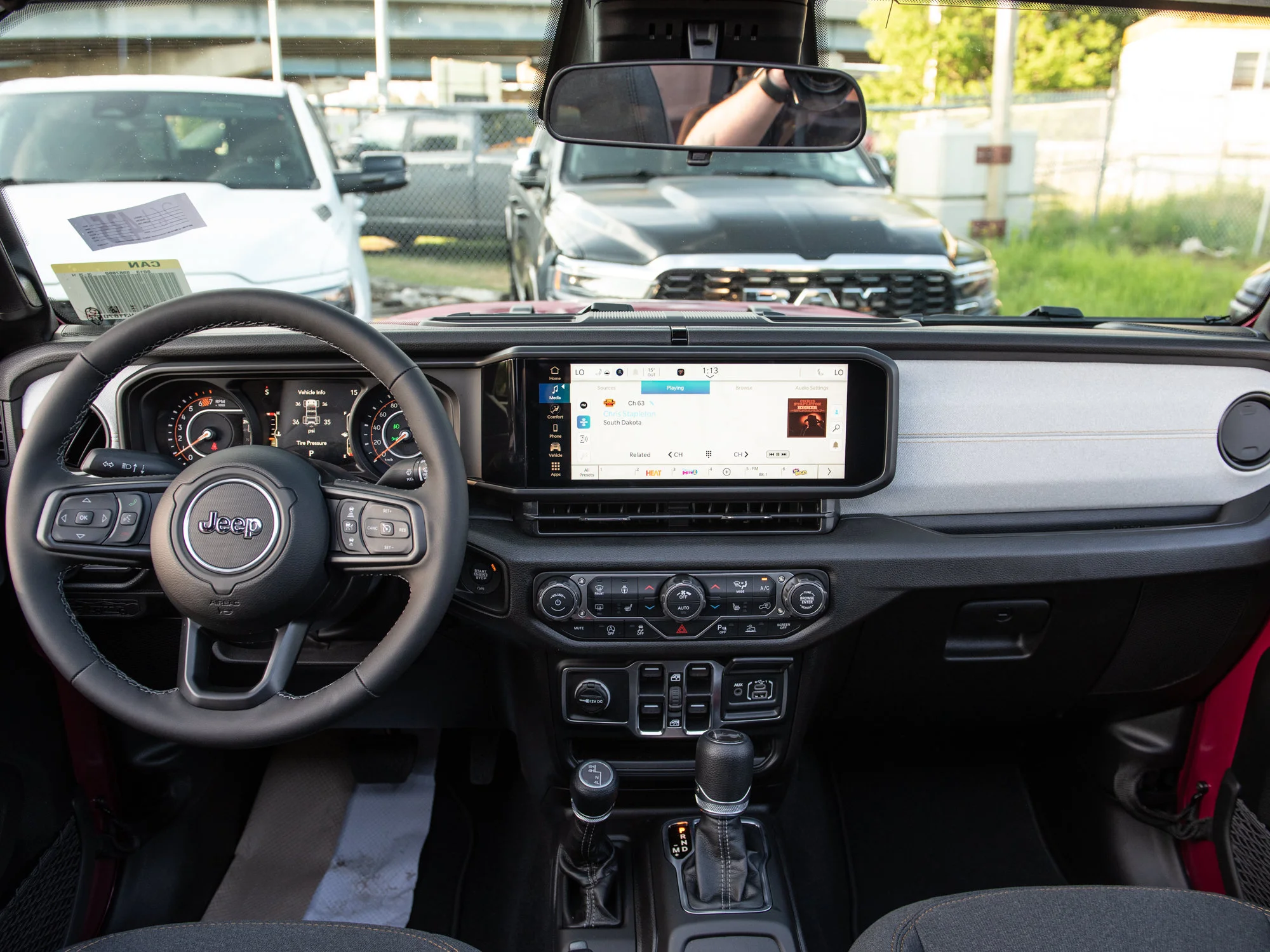 New 2026 limited edition tuscadero pearl Jeep Sport S* image 9