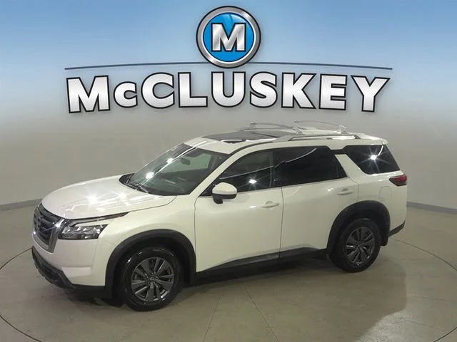 2022 Nissan Pathfinder SV