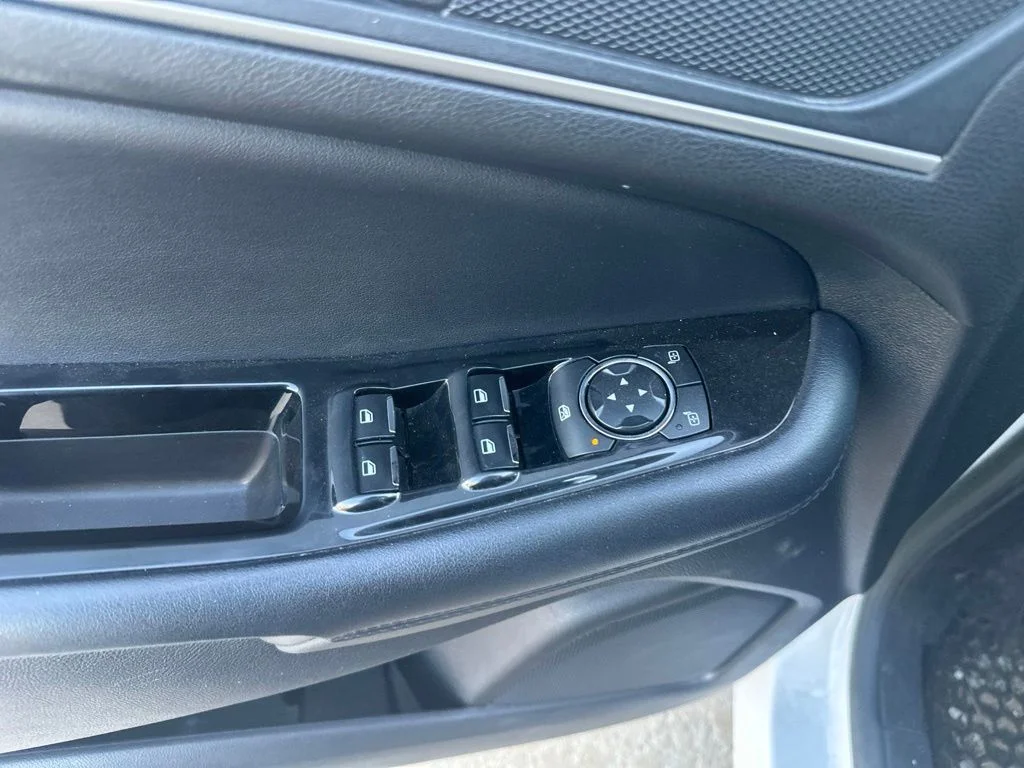 Used 2018 White Ford SEL image 7