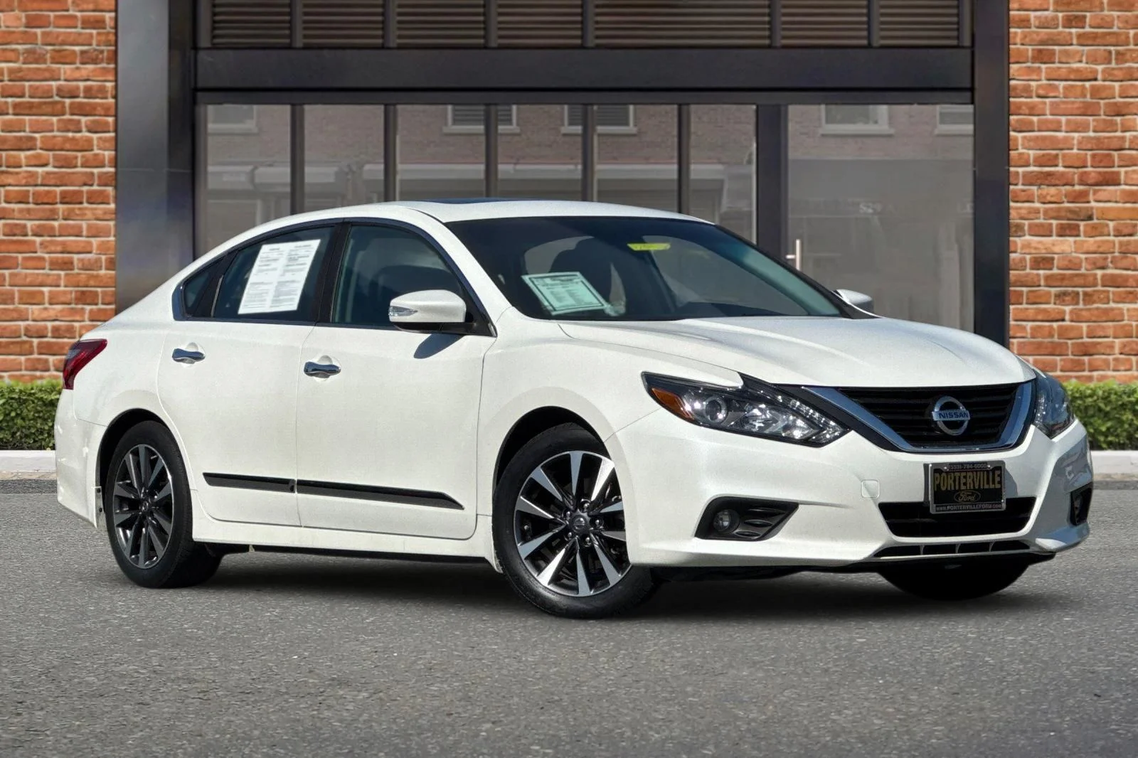 Used 2016 Nissan Altima SL with VIN 1N4AL3AP0GC191796 for sale in Porterville, CA