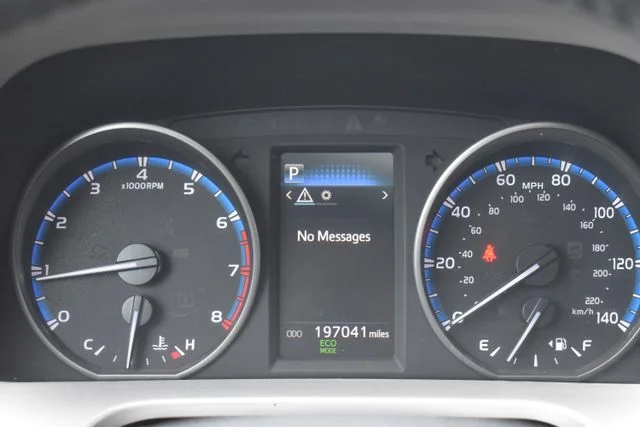 Used 2017 Gray Toyota XLE image 23