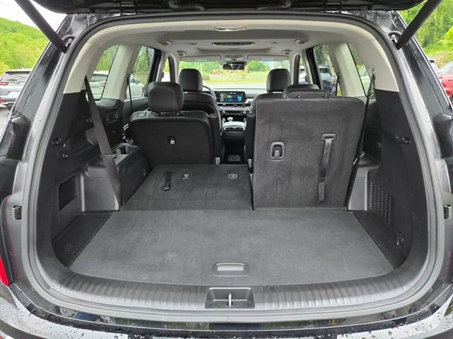 Used 2025 Black Kia S image 23