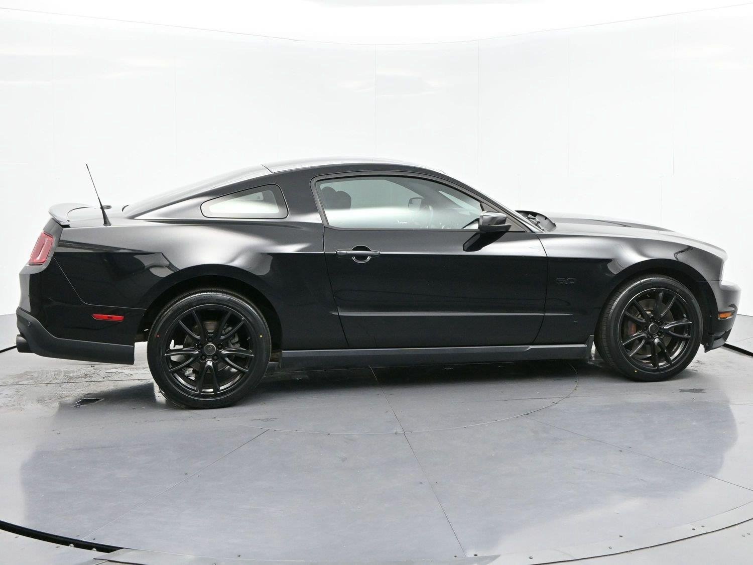 Used 2012 Black Ford GT Premium image 8