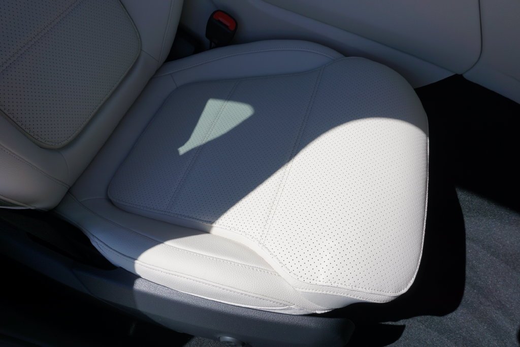 Used 2026 Polar White Mercedes-Benz GLC 300 image 68