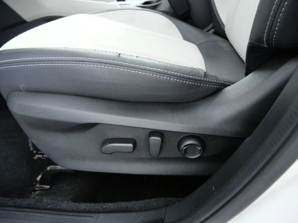 Used 2020 White Subaru Premium image 17