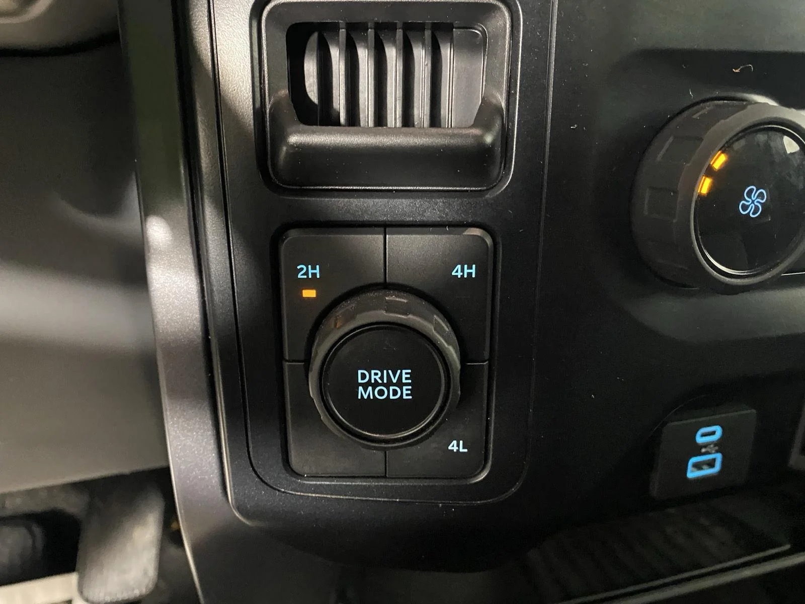 Used 2022 Carbonized Gray Ford XLT image 19
